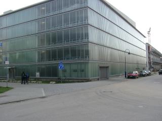 Glasgarage in der Lise-Meitner-Strasse
